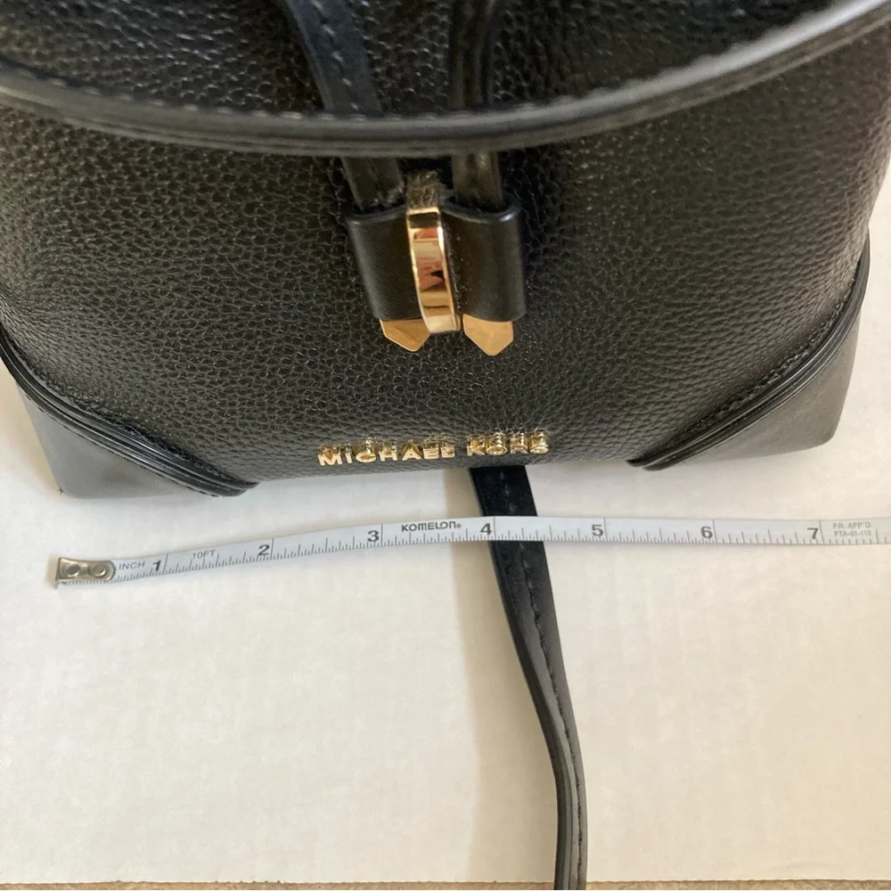 Michael Kors mercer gallery convertible small bucket bag - Picture 15 of 16